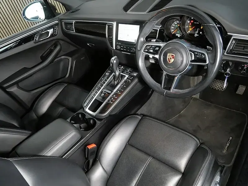 Used Porsche Macan 252 HP (185 kW) 2018 Blue SUV