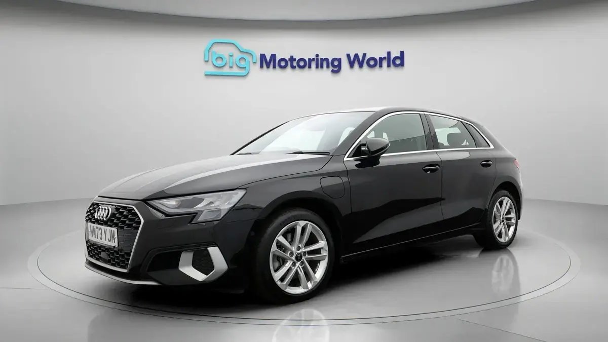 Begagnad Audi A3 Sportback e-tron Sport 204 HK (150 kW) 2024 Halvkombi
