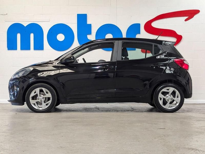 Used Hyundai i10 SE 2021 Phantom black Hatchback