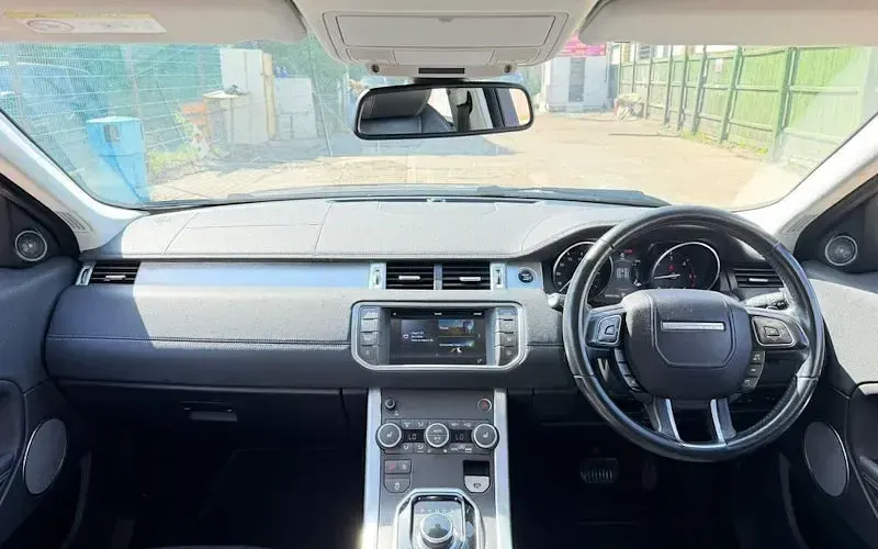 Used Land Rover Range Rover evoque SE 179 HP (131 kW) 2018 Grey SUV