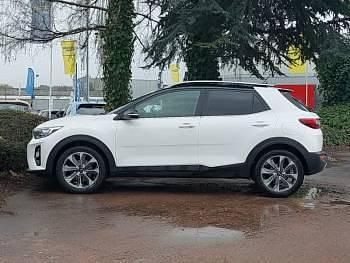 Used Kia Stonic First Edition 113 HP (83 kW) 2018 White SUV