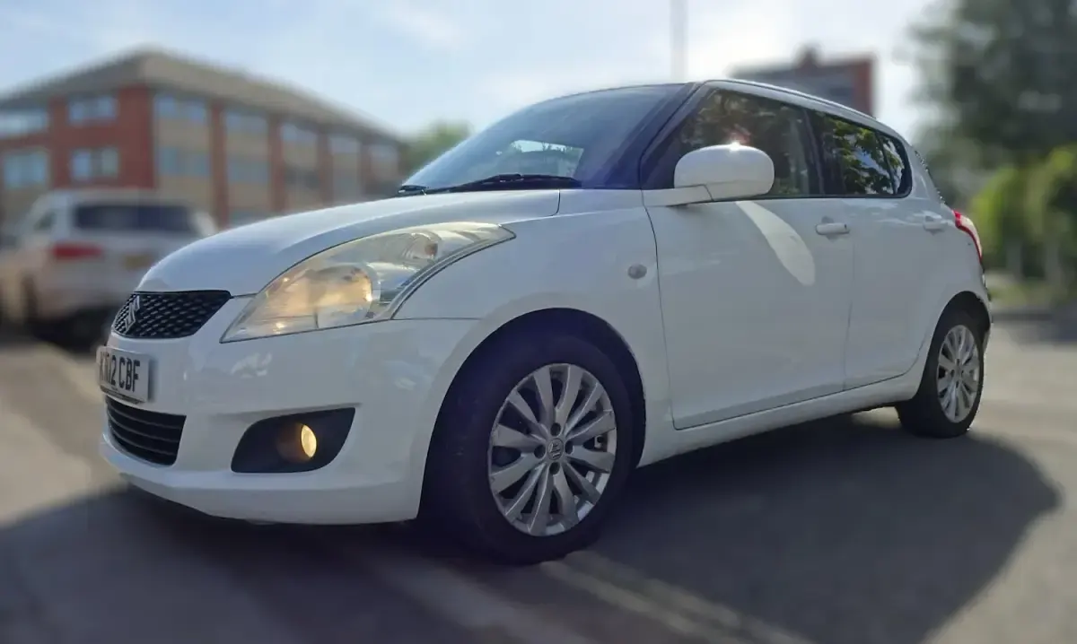 Used Suzuki Swift SZ4 94 HP (69 kW) 2012 White Hatchback