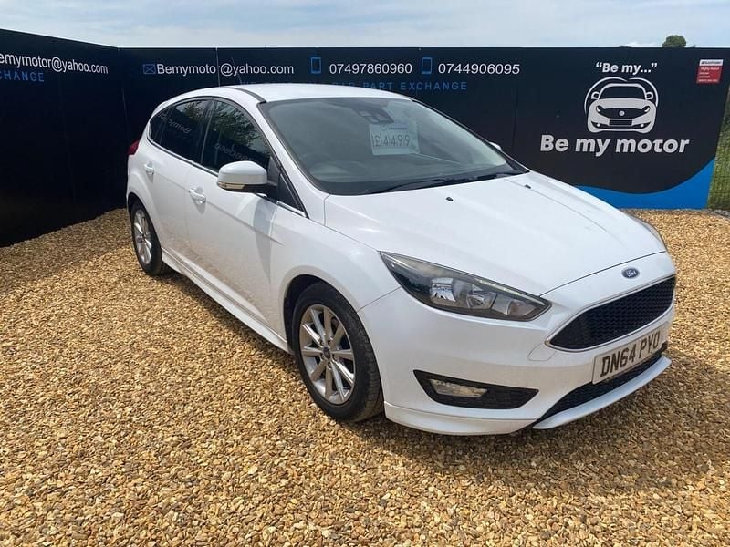 White Used 2014 Ford Focus Zetec Hatchback | £4,299 (Fair price) - Image 1/4