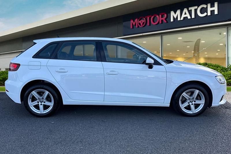 Used Audi A3 Sportback Comfort 2018 White Hatchback