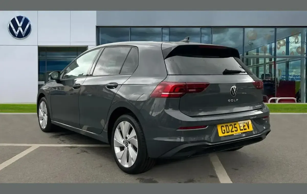 Usado VW Golf VIII Match 200 CV (147 kW) 2025 Gris Utilitario