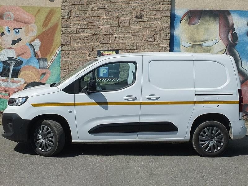 Used Citroën Berlingo 100 HP (73 kW) 2024 White MPV