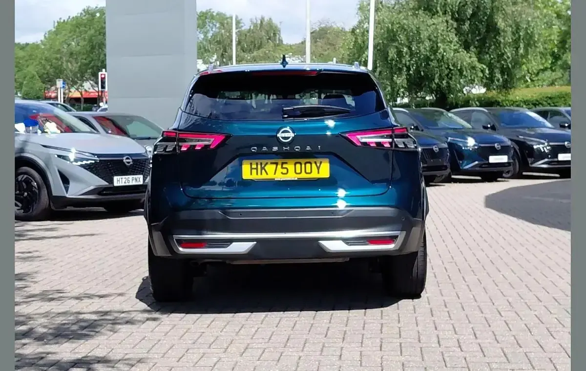 Used Nissan Qashqai Tekna 138 HP (101 kW) 2025 Green SUV