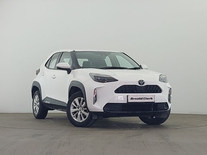 White Used 2023 Toyota Yaris Hybrid Estate | £18,998 (Good price) - Image 1/4