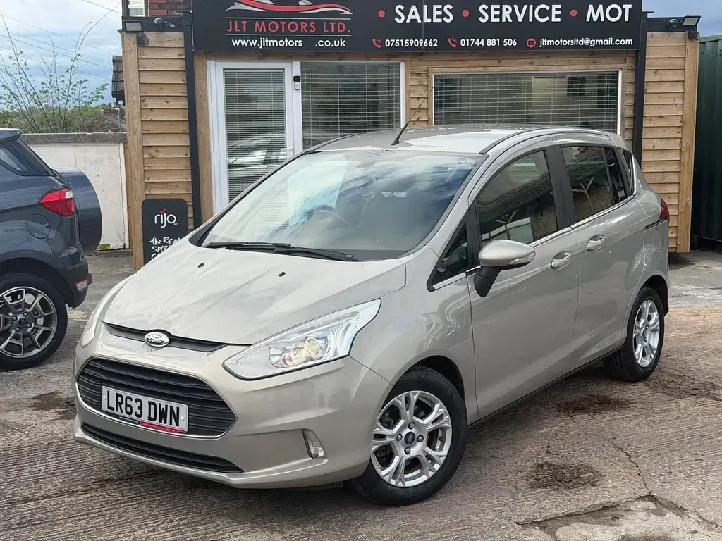 Usado Ford B-MAX Zetec 90 HP (66 kW) 2013 Prateado Monovolume