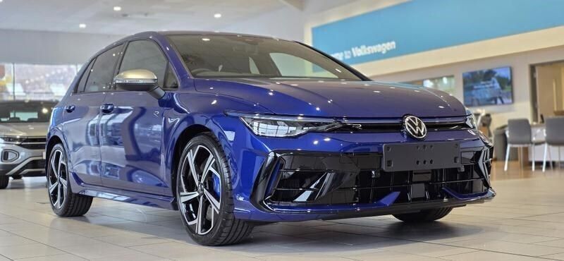 Lapiz blue premium metallic Used 2025 VW Golf VIII R Hatchback | £43,900 (Expensive) - Image 1/4