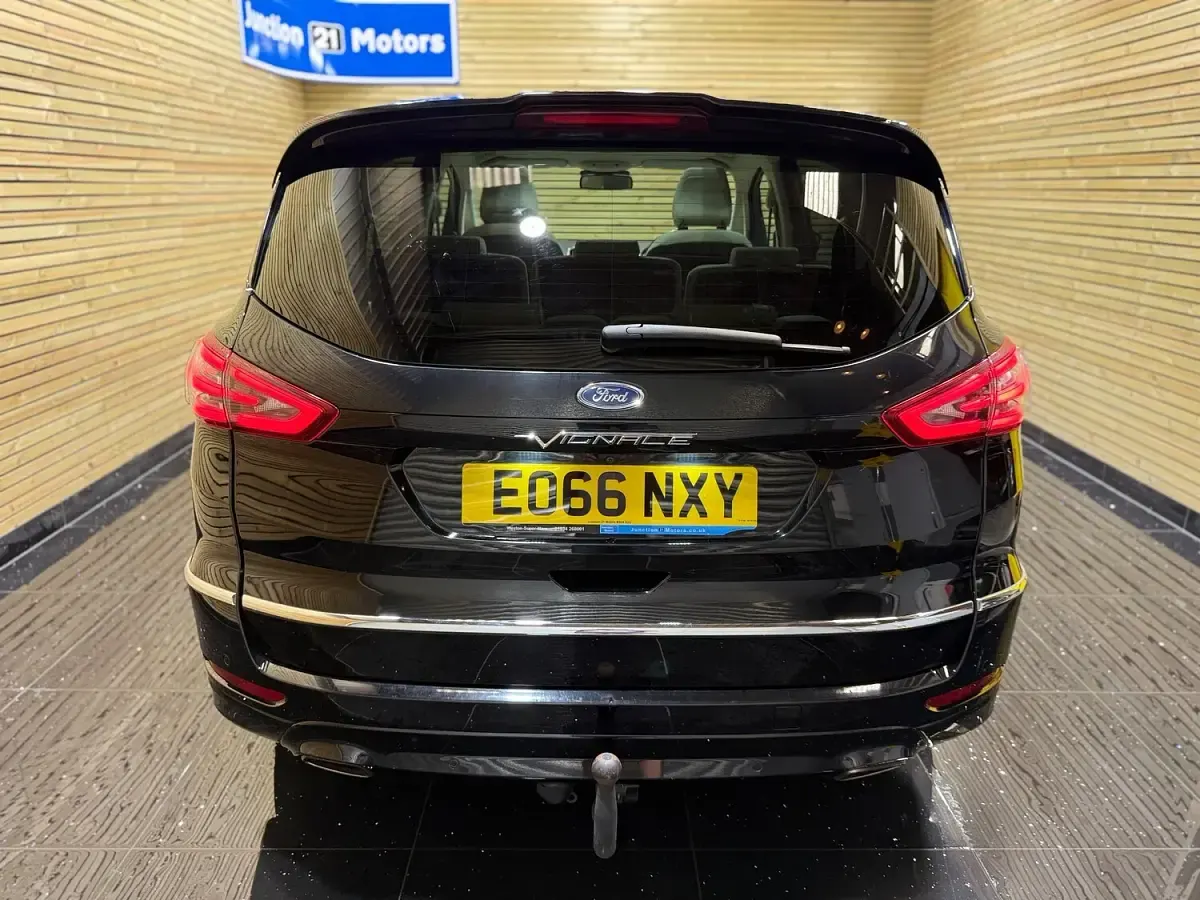 Used Ford S-MAX Vignale 180 HP (132 kW) 2016 Black MPV