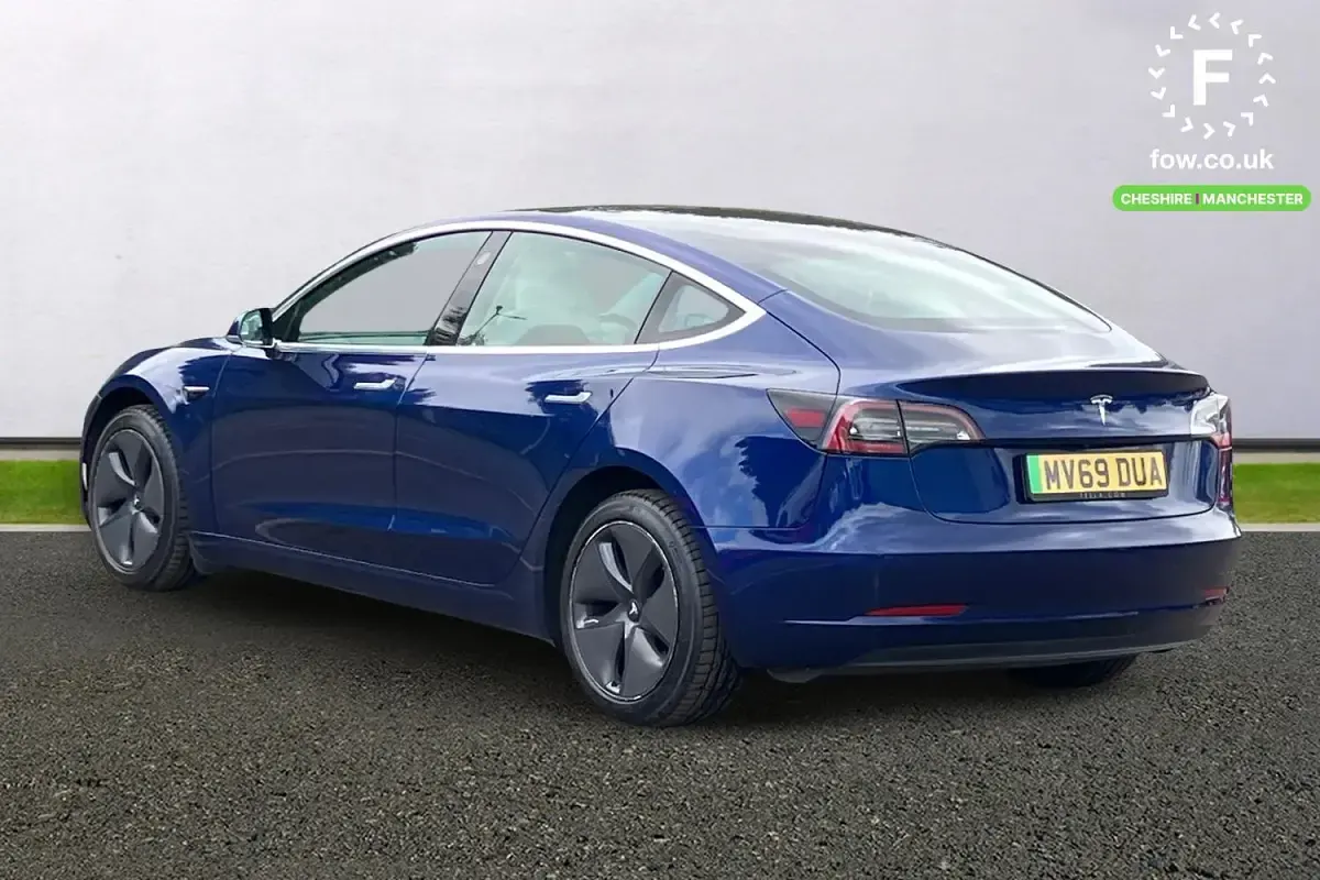 Used Tesla Model 3 Standard Range 239 kW (325 HP) 2019 Blue Sedan