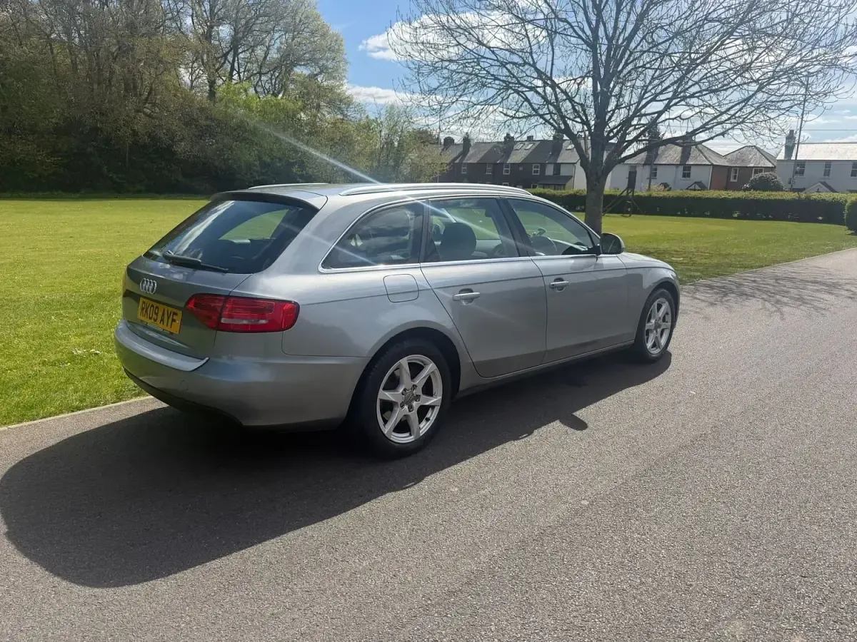 Used Audi A4 143 HP (105 kW) 2012 Grey Estate