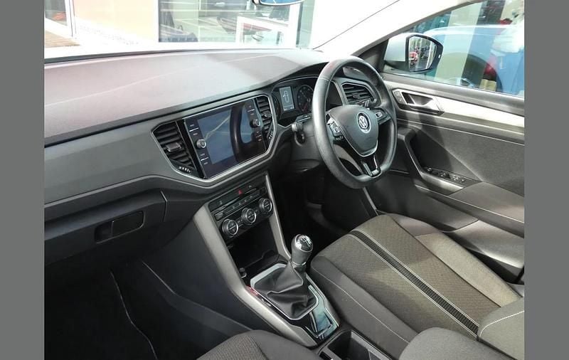 Used VW T-Roc SE 113 HP (83 kW) 2020 White SUV