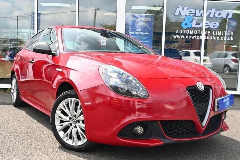 Red Used 2016 Alfa Romeo Giulietta Super Hatchback | £6,200 (Fair price) - Image 1/4