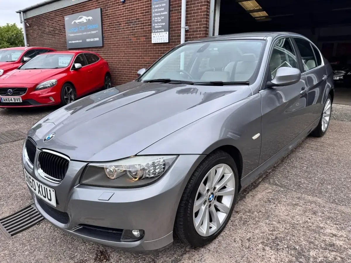 Used BMW 318 Impressive 2010 Grey Sedan