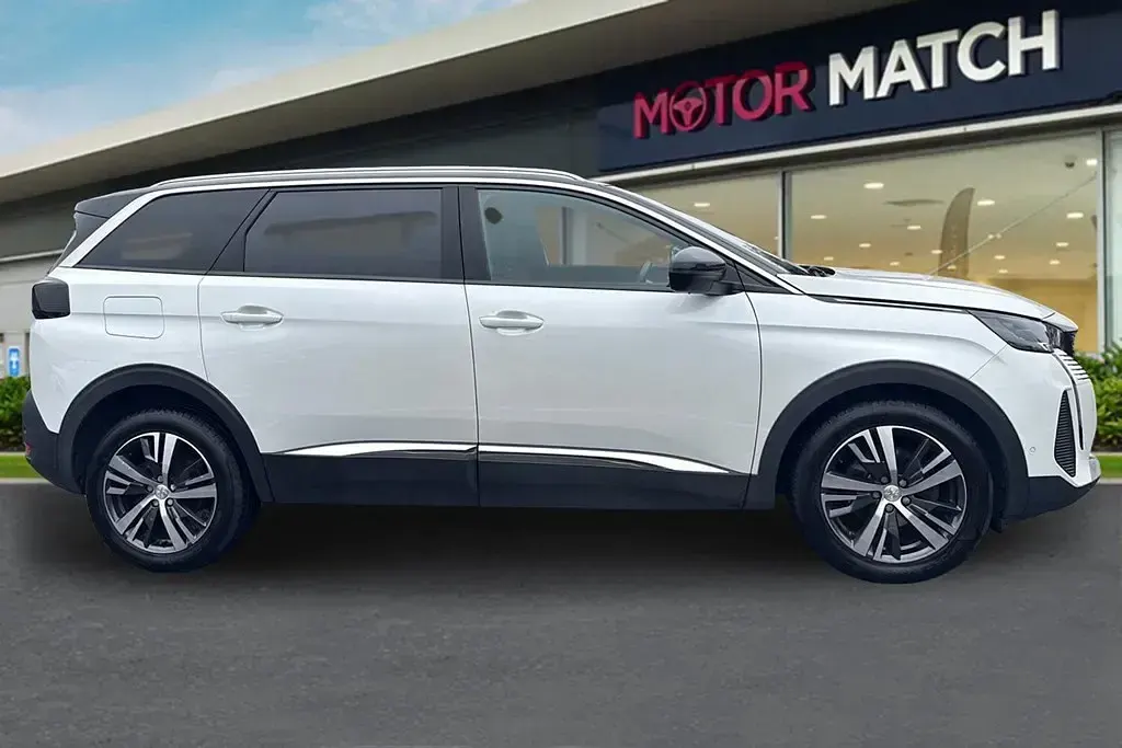 Second-hand Peugeot 5008 Active+ 130 CP (95 kW) 2023 Alb SUV