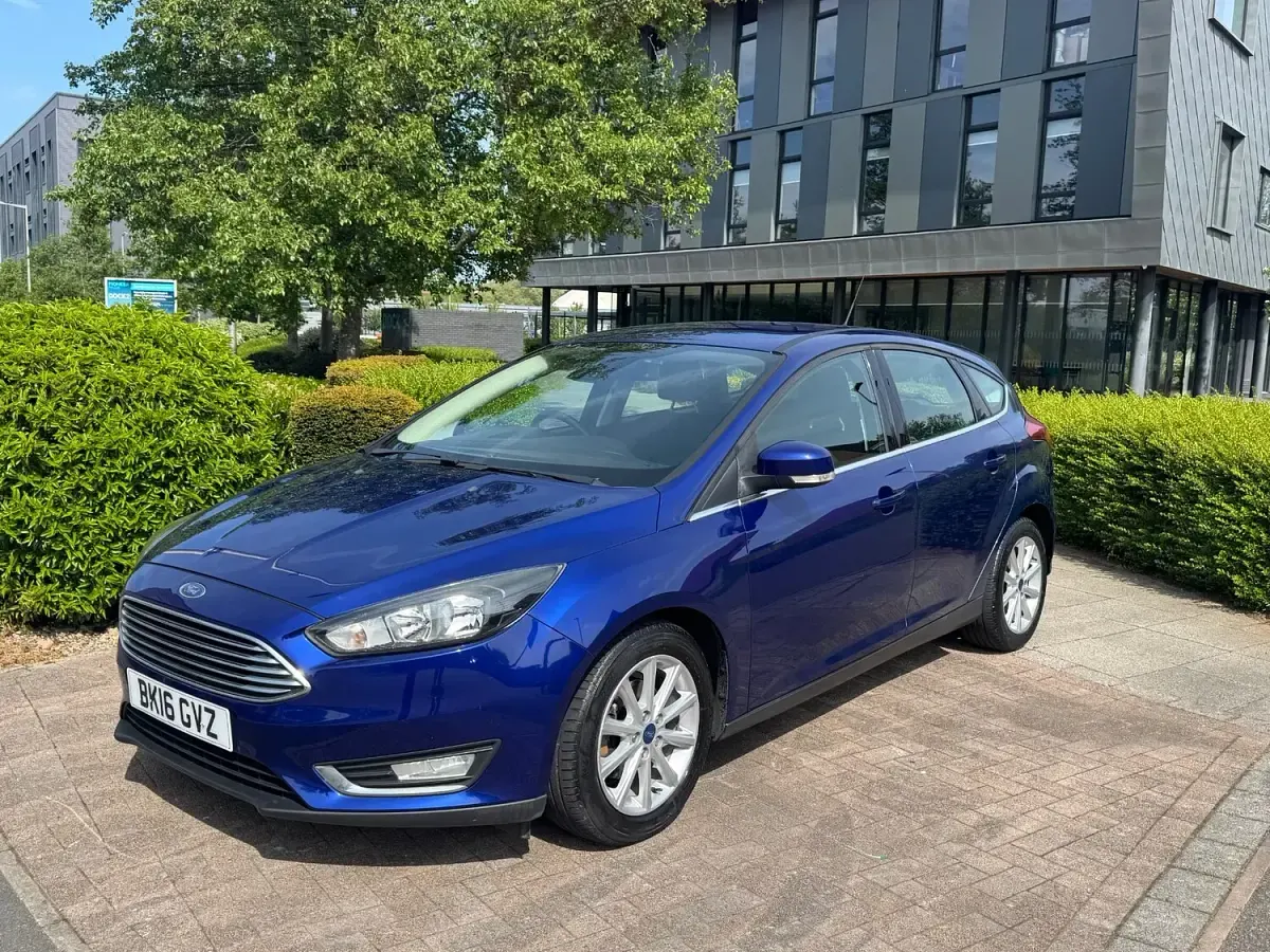 Used Ford Focus Titanium 2016 Blue Hatchback