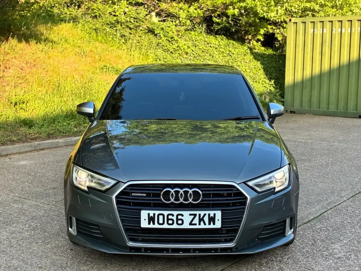 Używany Audi A3 Sport 150 KM (110 kW) 2017 Szary Hatchback