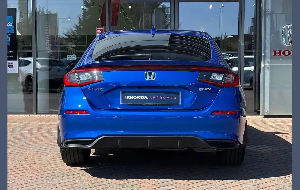 Used Honda Civic Advance 184 HP (135 kW) 2023 Crystal blue Hatchback