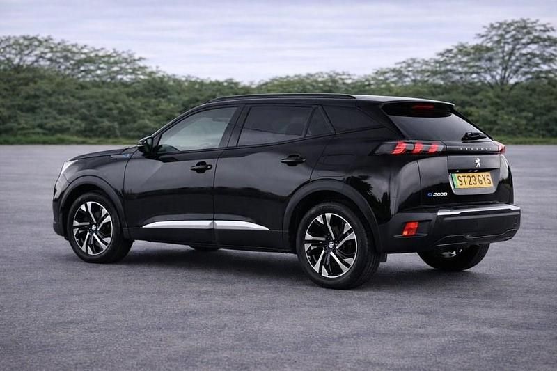 Used Peugeot 2008 Allure+ 100 kW (136 HP) 2023 Black SUV