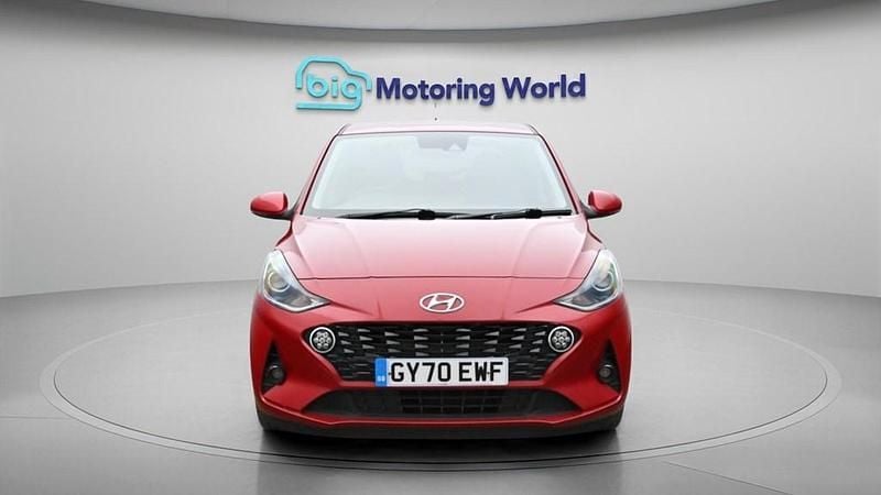Used Hyundai i10 Premium 84 HP (61 kW) 2020 Red Hatchback