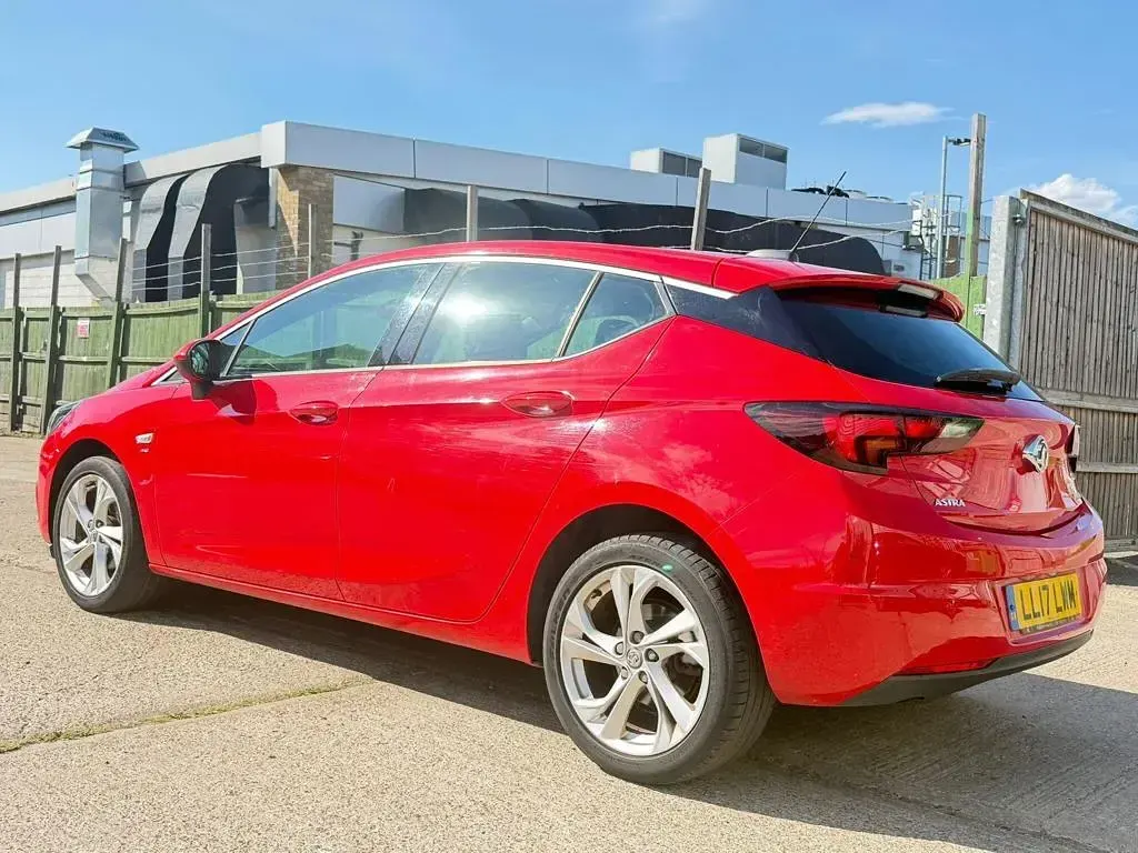 Used Vauxhall Astra SRi 2017 Red Hatchback
