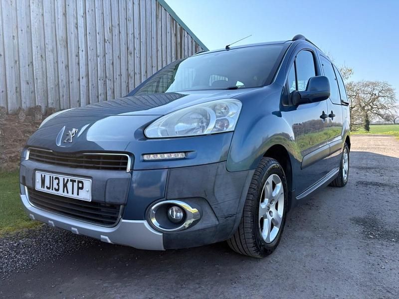 Used Peugeot Partner Tepee Outdoor 92 HP (67 kW) 2013 Blue MPV