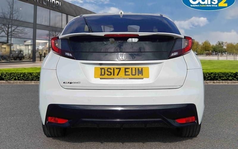 Used Honda Civic Sport 120 HP (88 kW) 2017 White Hatchback