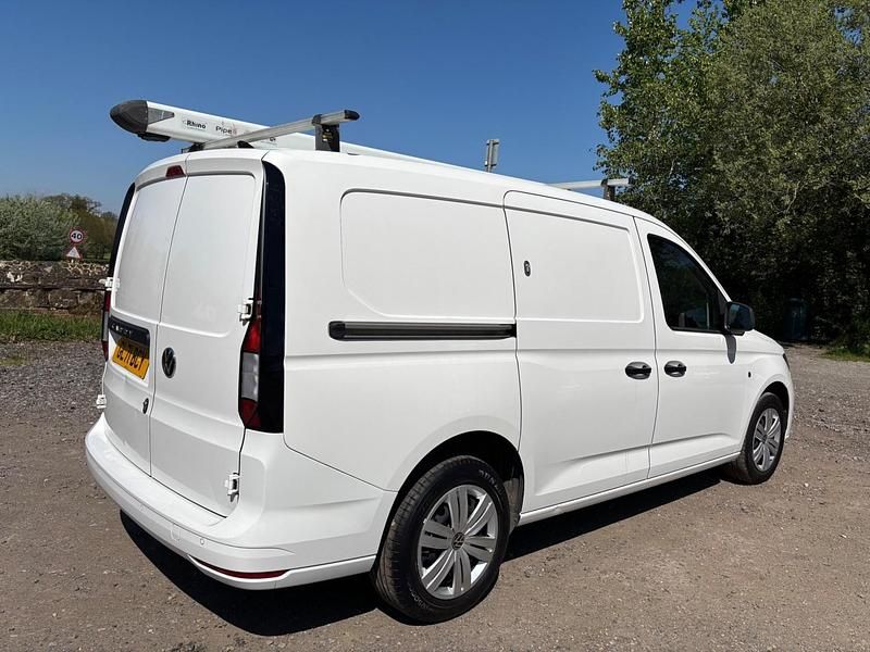 Usado VW Caddy S 2022 Branco Monovolume