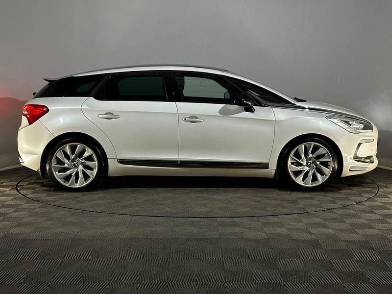 Used Citroën DS5 200 HP (147 kW) 2012 White Hatchback