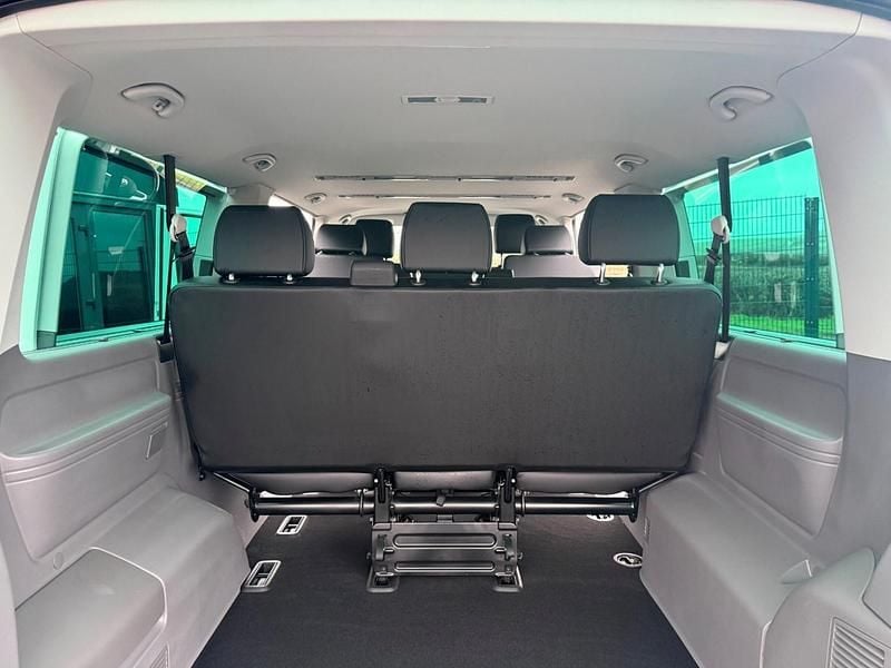 Used VW Shuttle SE 150 HP (110 kW) 2021 White MPV