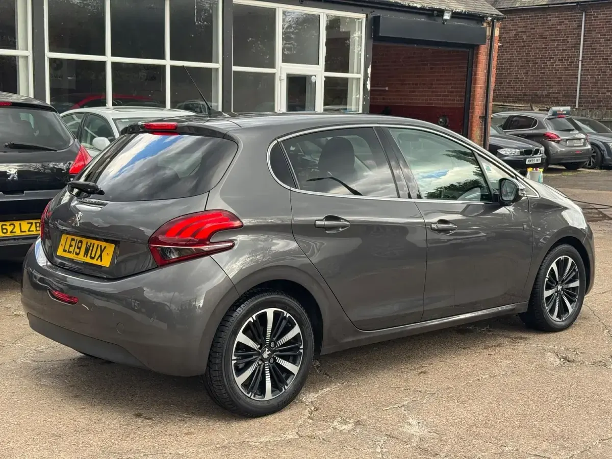 Used Peugeot 208 2019 Grey Hatchback