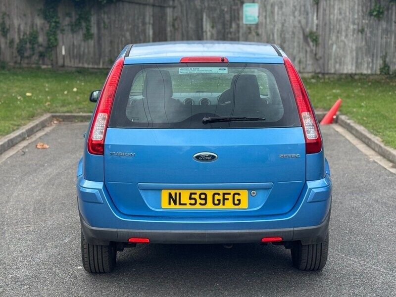 Image 2/4