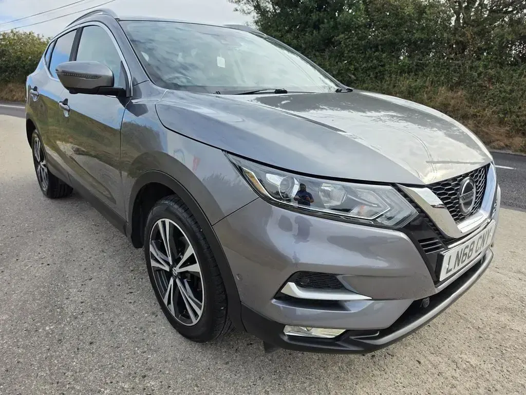Used Nissan Qashqai N-Connecta 140 HP (102 kW) 2018 Grey SUV