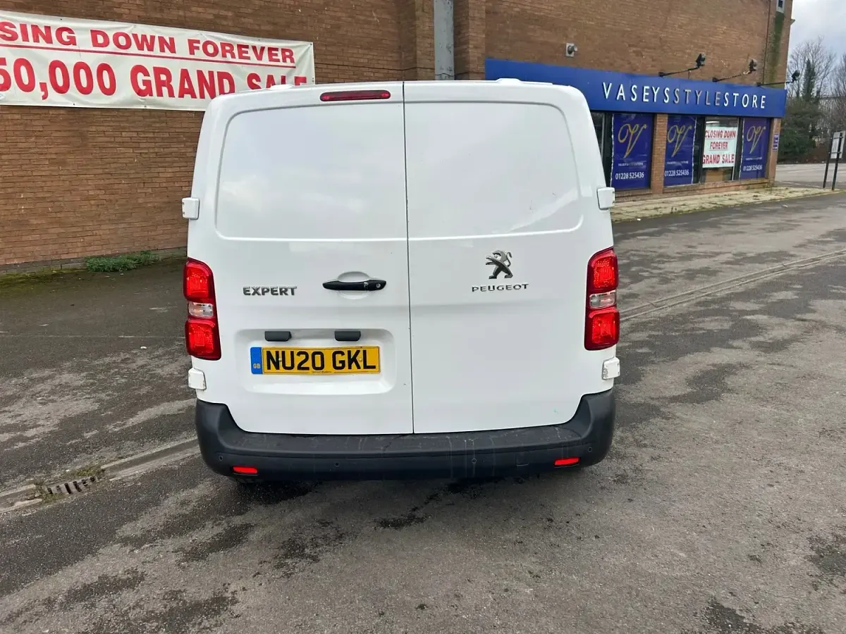 Used Peugeot Expert 100 HP (73 kW) 2020 White Van