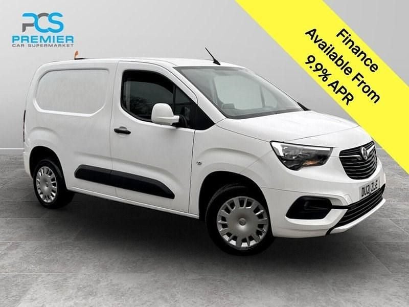 Used Vauxhall Combo Sportive 100 HP (73 kW) 2021 White MPV
