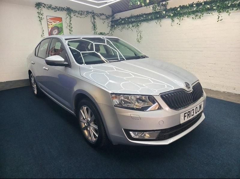 Used Skoda Octavia Elegance 105 HP (77 kW) 2013 Silver Hatchback