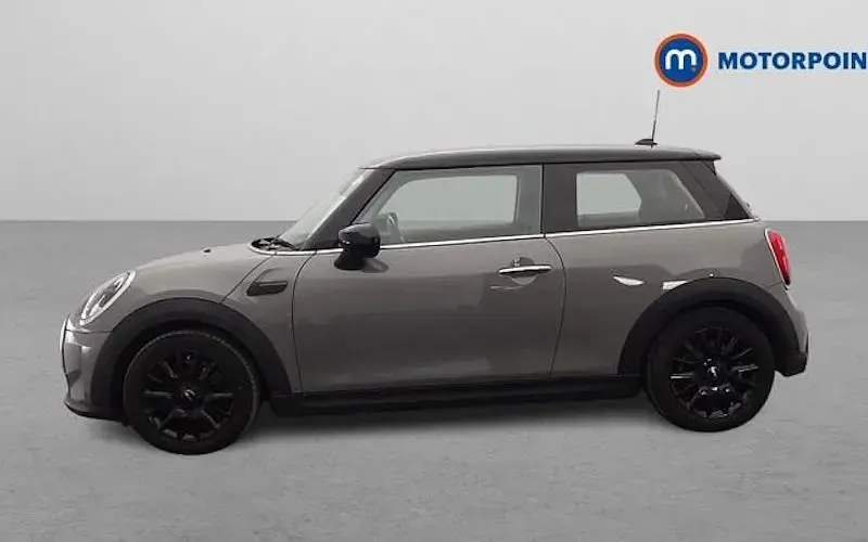 Usado Mini Cooper Classic 136 HP (100 kW) 2021 Cinzento Citadino
