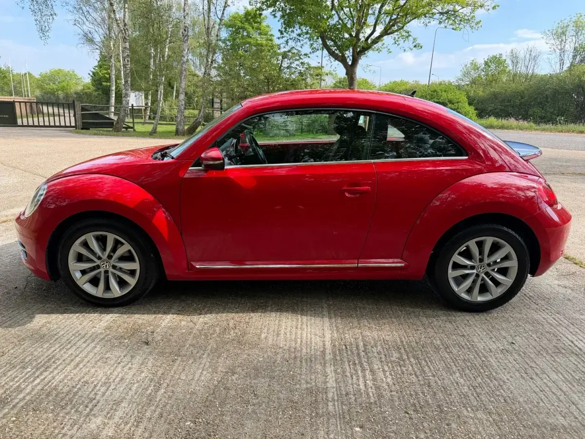 Usado VW Beetle Design 150 HP (110 kW) 2012 Vermelho Citadino