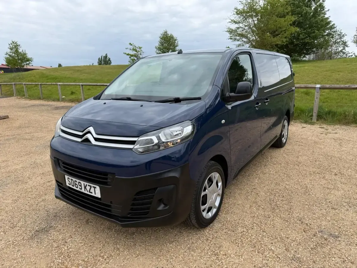 Używany Citroën Dispatch 2019 Niebieski Minivan