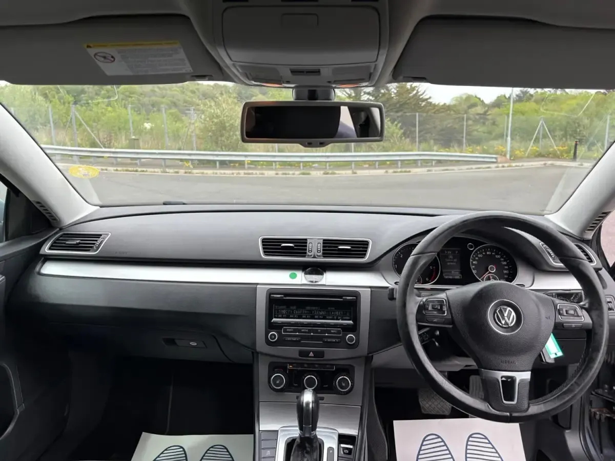 Begagnad VW Passat SE 2012 Grå Kombi