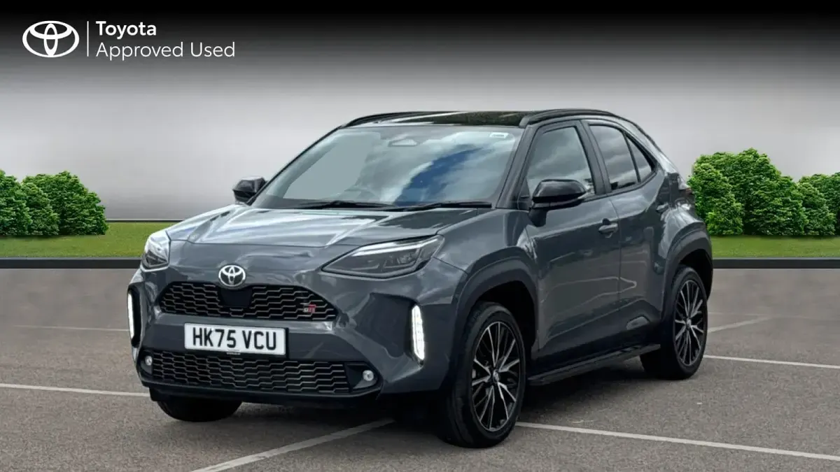 New Toyota Yaris Hybrid Sport 131 HP (96 kW) 2025 Decuma grey SUV