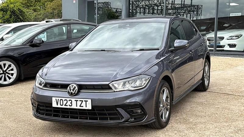 Begagnad VW Polo R-line 2023 Grå Halvkombi