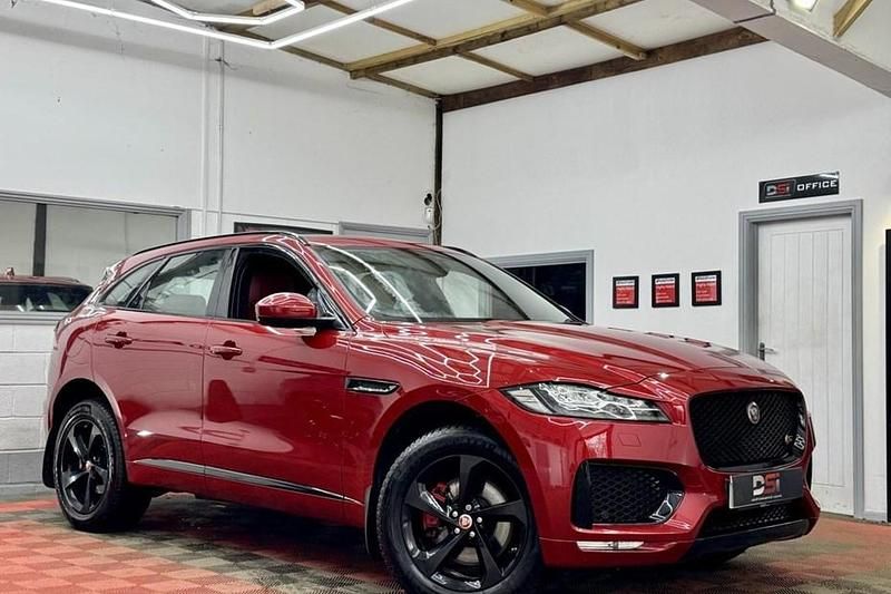 Used Jaguar F-Pace Supercharged 380 HP (279 kW) 2016 Red SUV