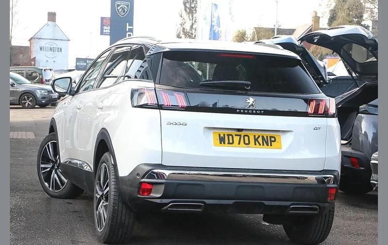 Used Peugeot 3008 Premium 181 HP (133 kW) 2021 White SUV
