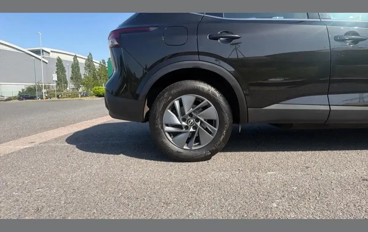 Used Nissan Qashqai Acenta Premium 155 HP (114 kW) 2023 Black SUV