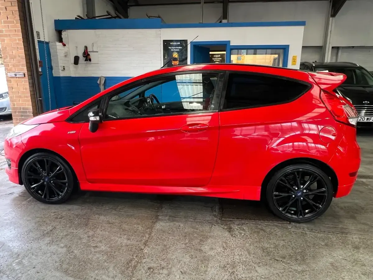 Used Ford Fiesta ST-Line 140 HP (102 kW) 2017 Red Hatchback