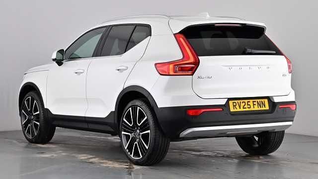 Used Volvo XC40 Ultra 163 HP (119 kW) 2025 Crystal white SUV