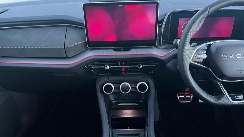 New Skoda Kodiaq SportLine 204 HP (150 kW) 2025 Graphite grey metallic SUV